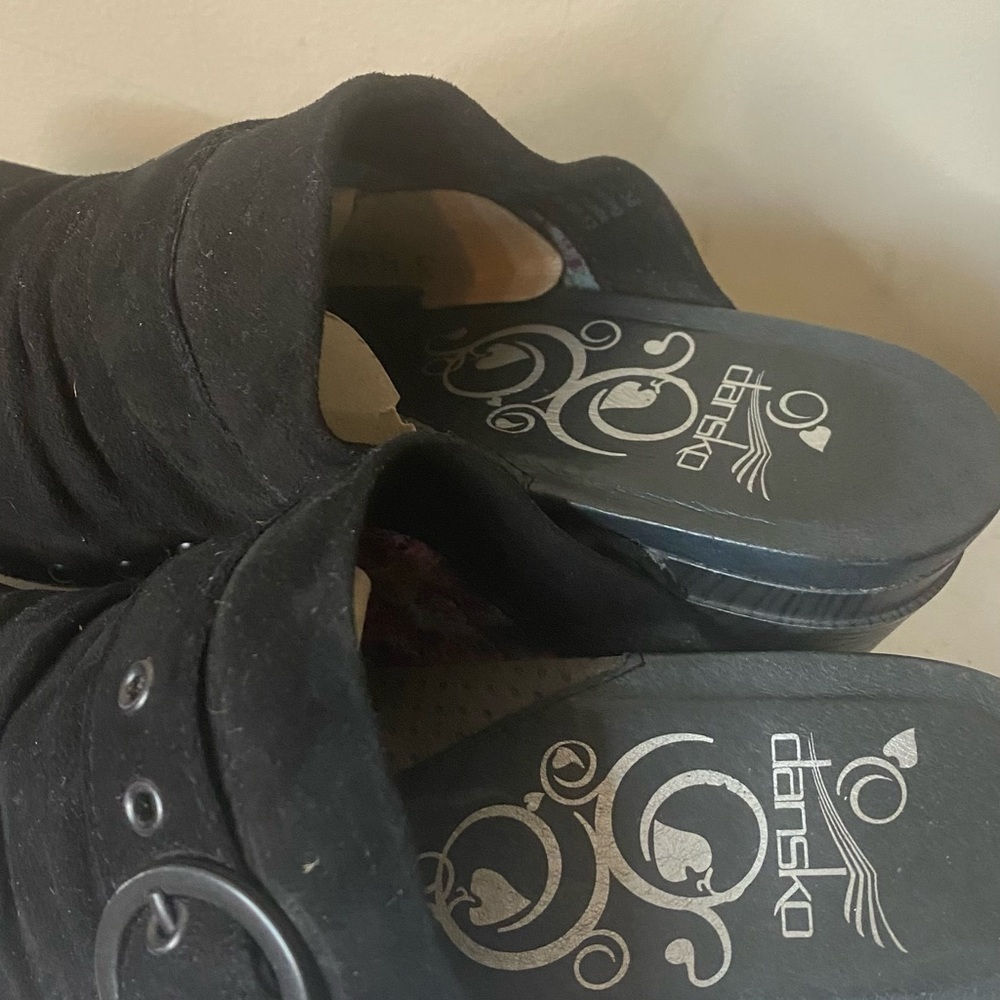 Dansko black suede clogs sz 7.5 - Picture 4 of 9